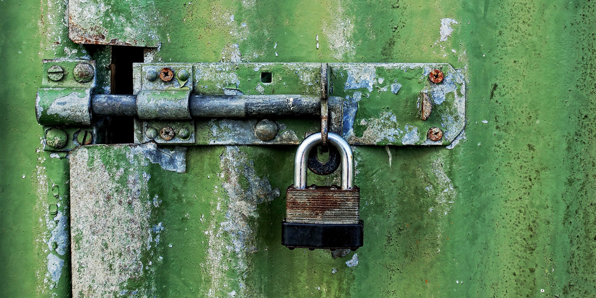 Removing rules in IPTables ·